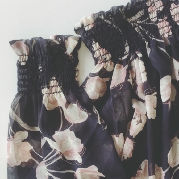 NWT chiffon pink floral off-shoulder top    - Picture 2 of 7